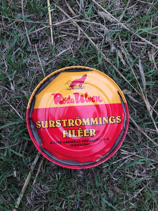 シュールストレミング（surströmming）世界一臭い食べ物と言われるニシンの缶詰
